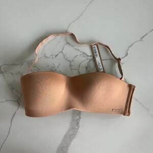 SKIMS BODY WIRELESS FORM STRAPLESS BRA Size 30B